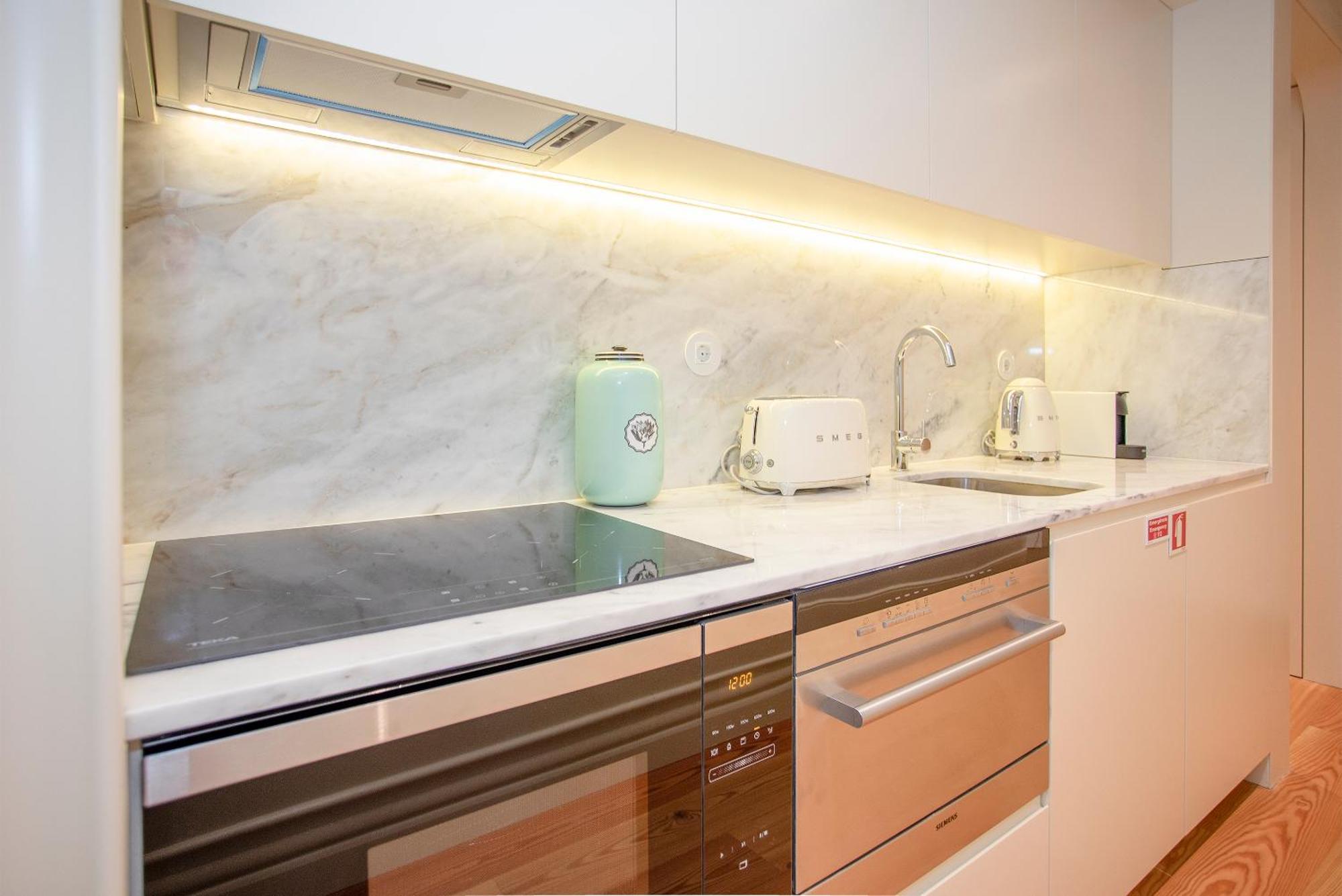Liiiving In Porto - Cedofeita Charming Apartment ภายนอก รูปภาพ