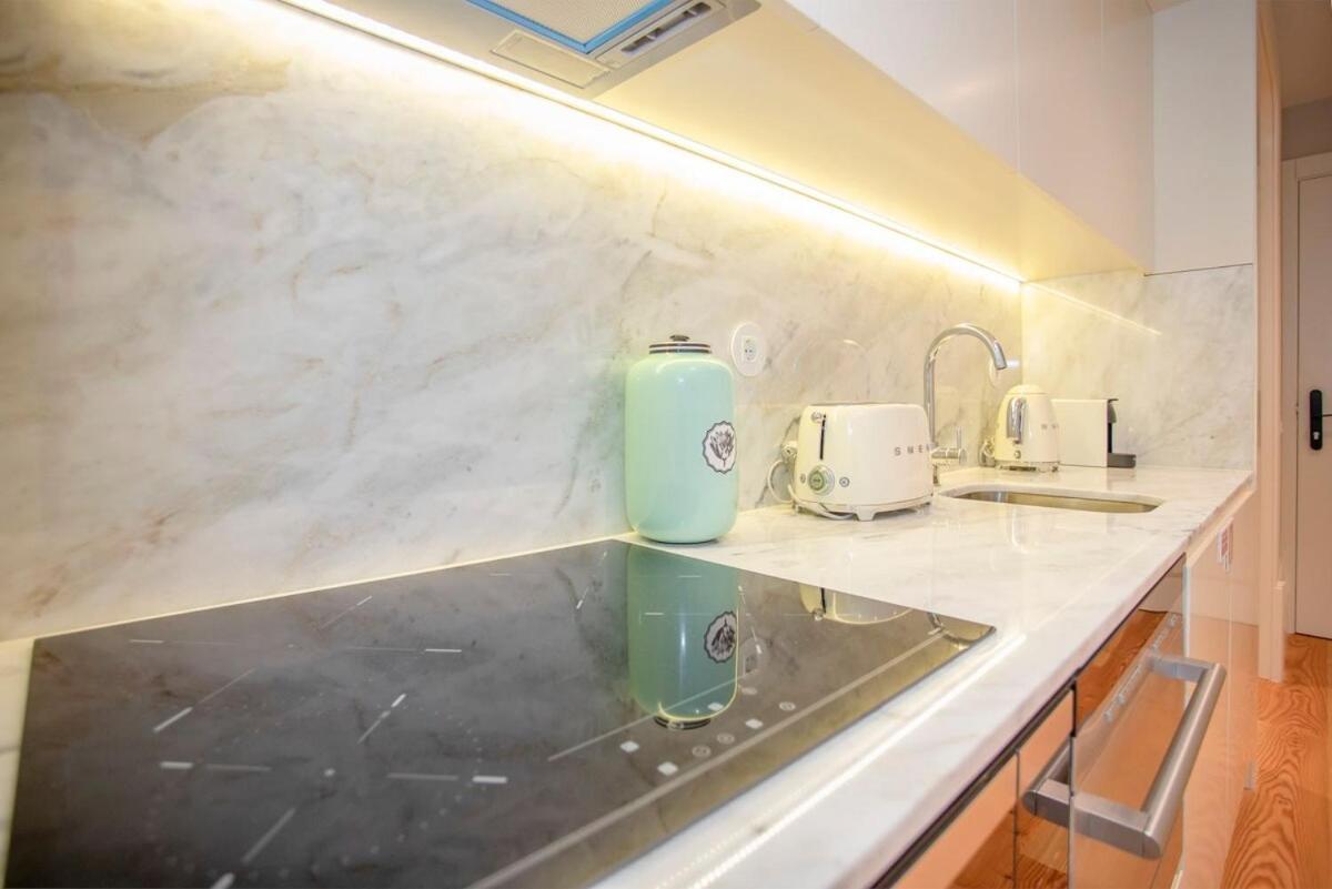 Liiiving In Porto - Cedofeita Charming Apartment ภายนอก รูปภาพ